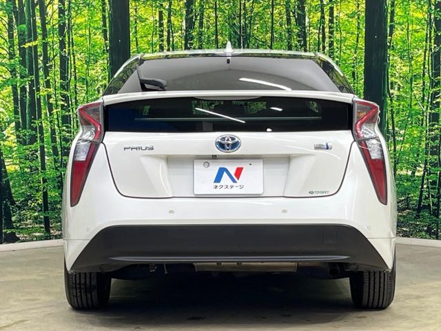 TOYOTA PRIUS 2017 Image 31