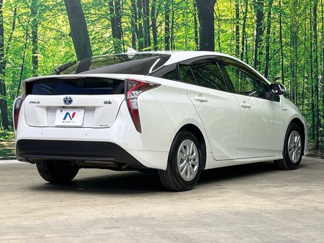 TOYOTA PRIUS 2017 Image 31