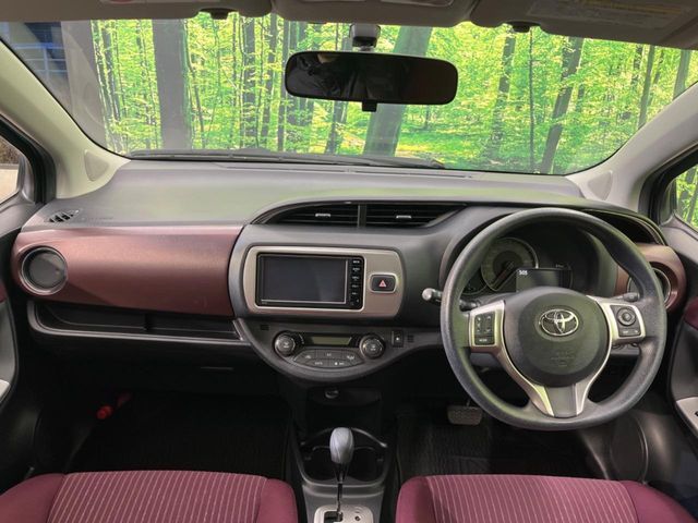 TOYOTA VITZ 2014 Image 31