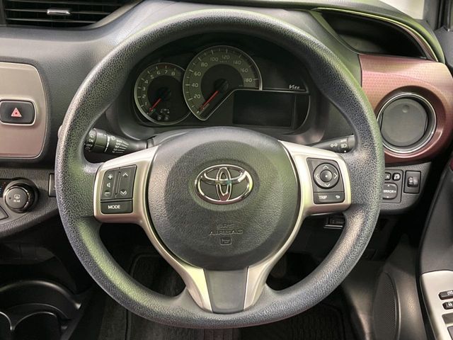 TOYOTA VITZ 2014 Image 31