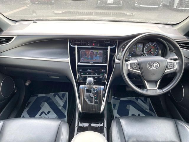 TOYOTA HARRIER 2WD 2017 Image 31