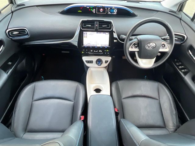 TOYOTA PRIUS 2016 Image 31