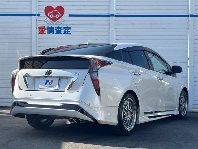 TOYOTA PRIUS 2016 Image 31