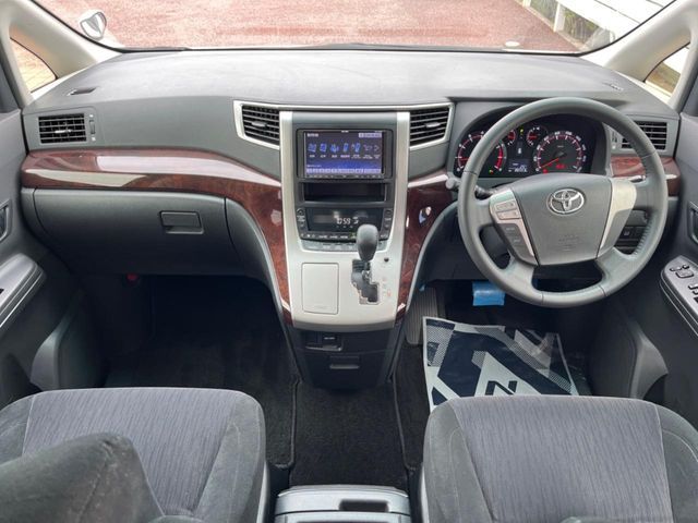 TOYOTA VELLFIRE 2012 Image 31