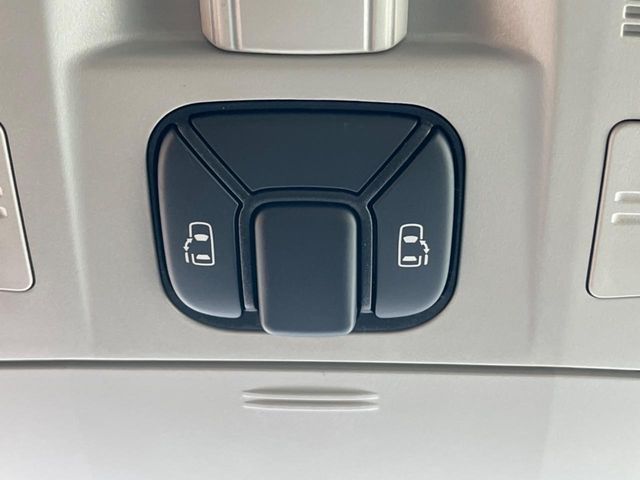 TOYOTA VELLFIRE 2012 Image 31