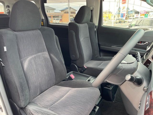 TOYOTA VELLFIRE 2012 Image 31