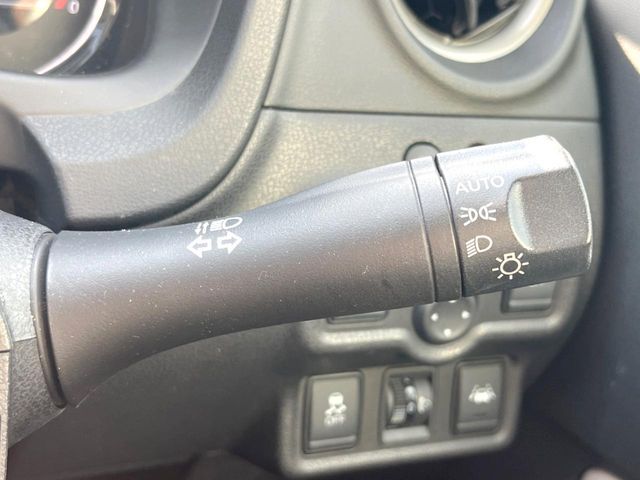 NISSAN NOTE 2017 Image 31