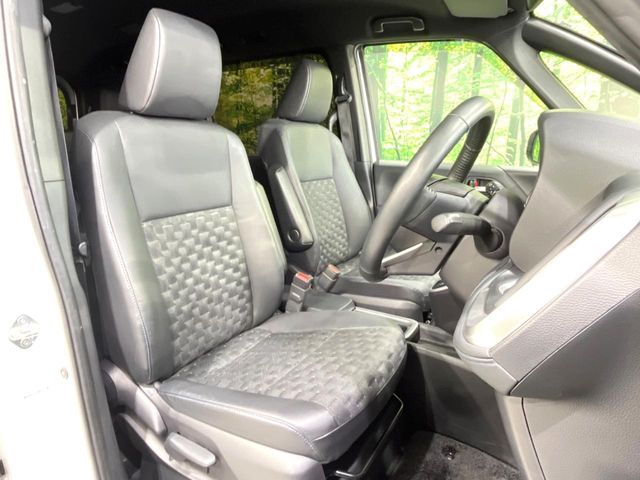 TOYOTA VOXY HYBRID 2023 Image 31