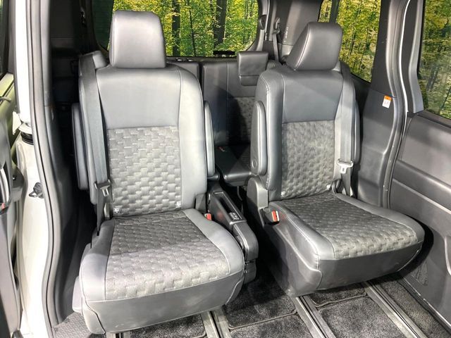 TOYOTA VOXY HYBRID 2023 Image 31