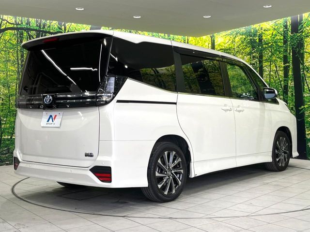 TOYOTA VOXY HYBRID 2023 Image 31