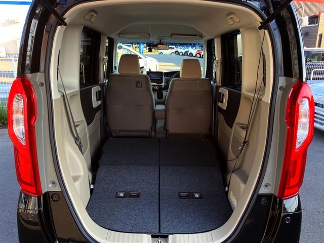 HONDA N BOX 2018 Image 31