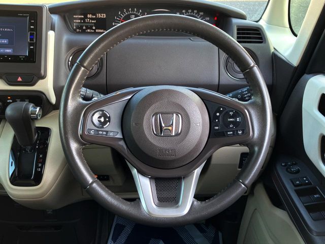 HONDA N BOX 2018 Image 31