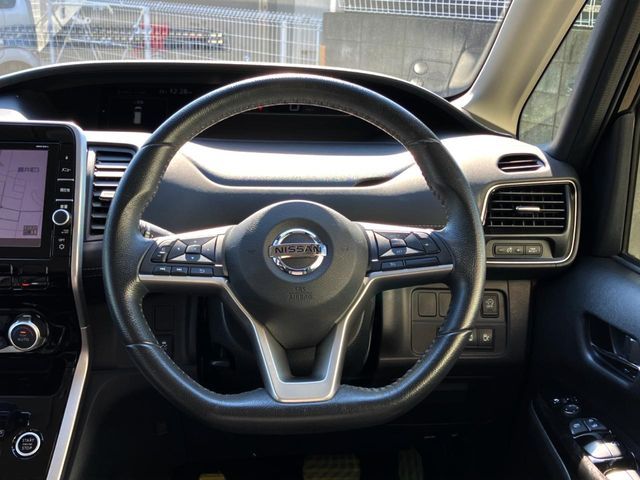 NISSAN SERENA  S-HYBRID 2017 Image 31