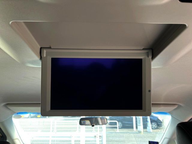 NISSAN ELGRAND 2012 Image 31