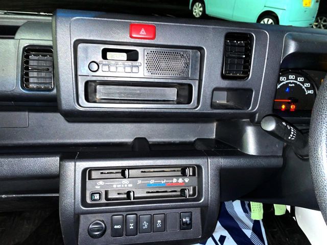 DAIHATSU HIJET TRUCK 4WD 2019 Image 31