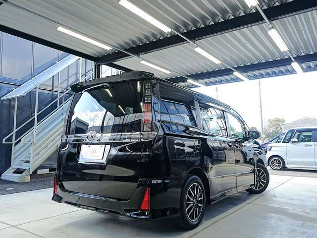 TOYOTA VOXY 2014 Image 31