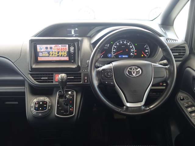 TOYOTA VOXY 2014 Image 31