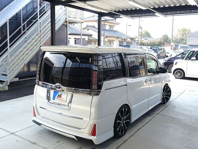 TOYOTA VOXY 2014 Image 31