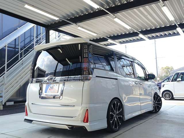 TOYOTA VOXY 2014 Image 31