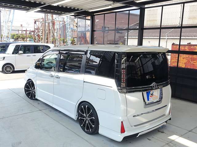 TOYOTA VOXY 2014 Image 31