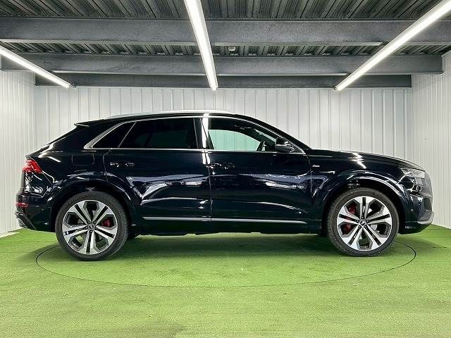AUDI Q8 2021 Image 31