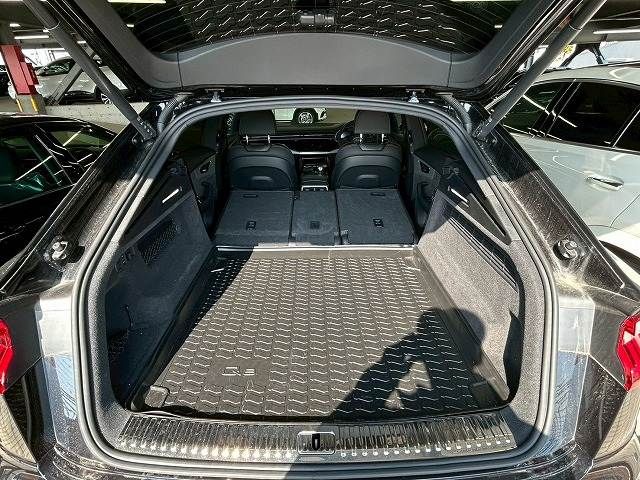 AUDI Q8 2021 Image 31