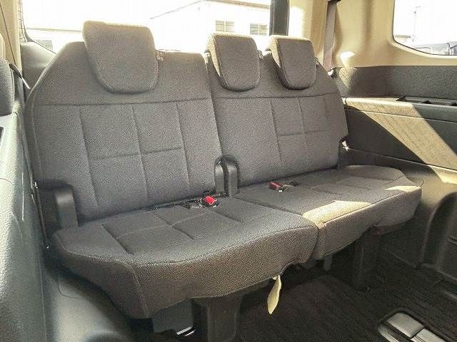 HONDA STEPWAGON E:HEV 2023 Image 31