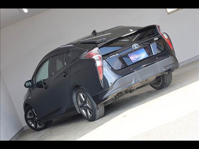 TOYOTA PRIUS 2017 Image 31