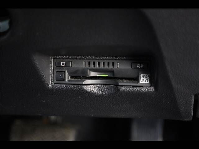 TOYOTA PRIUS 2017 Image 31