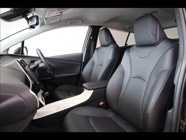 TOYOTA PRIUS 2017 Image 31