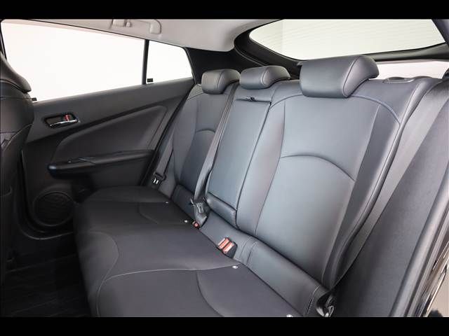 TOYOTA PRIUS 2017 Image 31