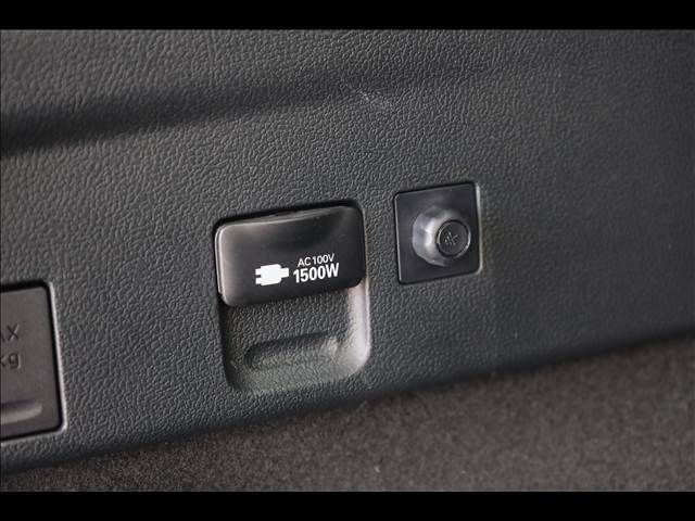 TOYOTA PRIUS PHV 2020 Image 31