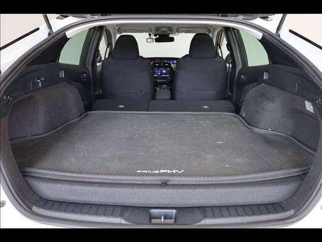 TOYOTA PRIUS PHV 2020 Image 31