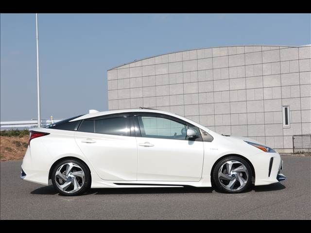 TOYOTA PRIUS 2019 Image 31