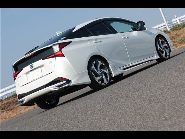 TOYOTA PRIUS 2019 Image 31