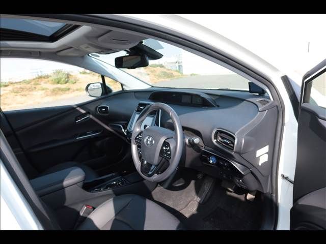 TOYOTA PRIUS 2019 Image 31