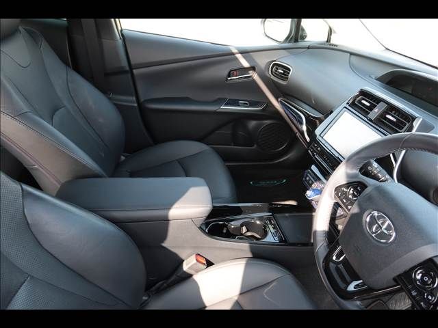 TOYOTA PRIUS 2019 Image 31