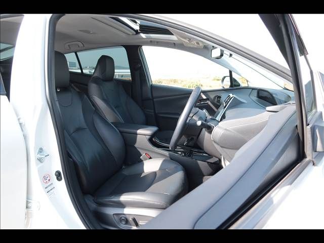 TOYOTA PRIUS 2019 Image 31