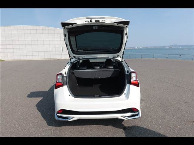 TOYOTA PRIUS 2019 Image 31