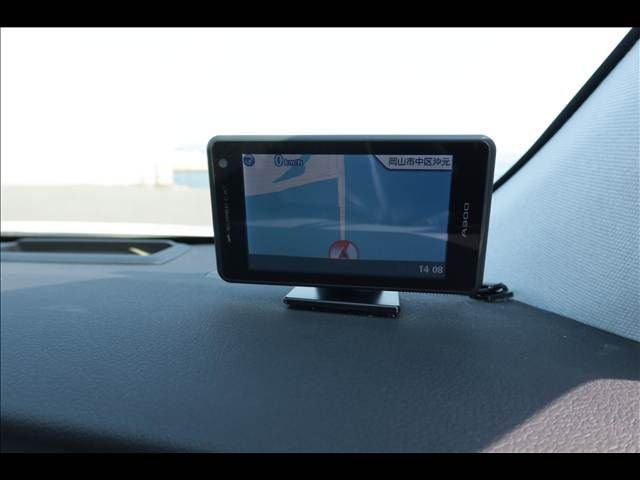 TOYOTA PRIUS 2019 Image 31