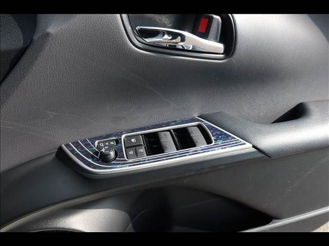 TOYOTA PRIUS 2019 Image 31