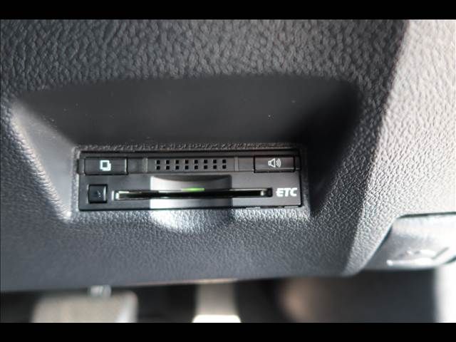 TOYOTA PRIUS 2019 Image 31