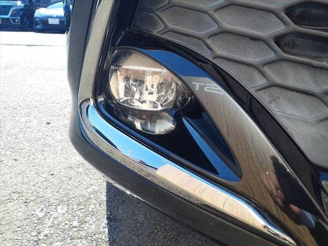 TOYOTA MARK X 2017 Image 31