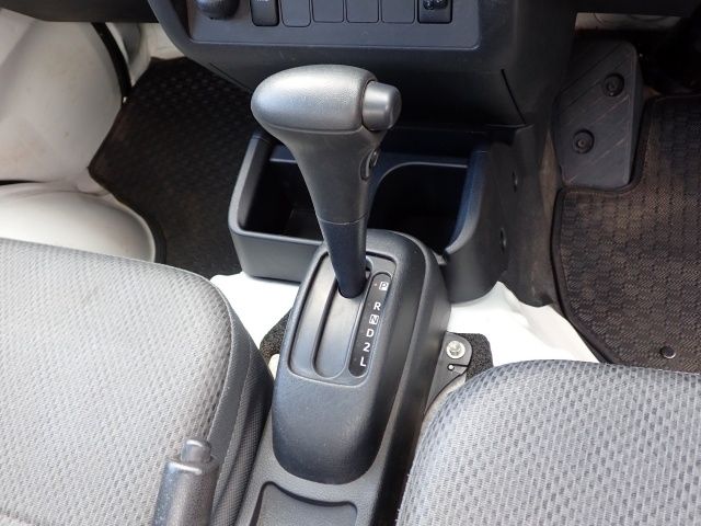 DAIHATSU HIJET TRUCK 4WD 2019 Image 31