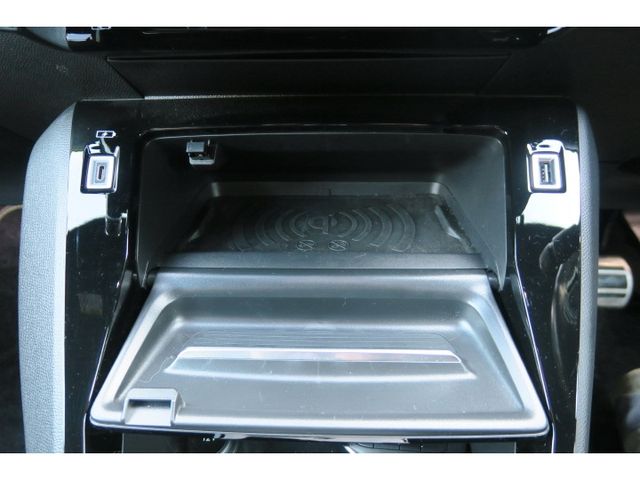 PEUGEOT E-208 2021 Image 31