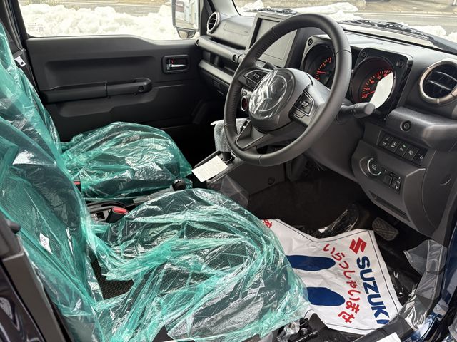 SUZUKI JIMNY NOMADE 2025 Image 31