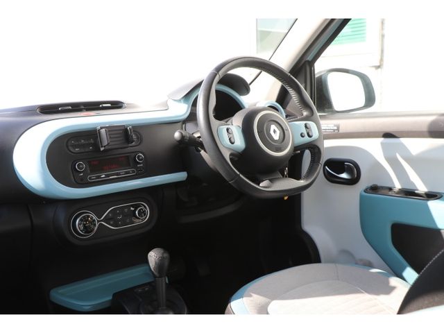 RENAULT TWINGO 2018 Image 31