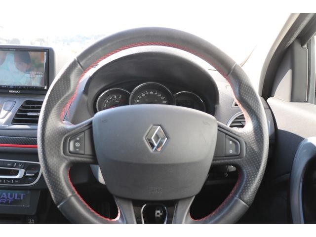 RENAULT MEGANE ESTAT 2013 Image 31