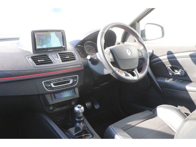 RENAULT MEGANE ESTAT 2013 Image 31