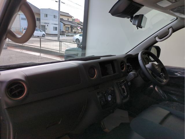 NISSAN CARAVAN VAN 2WD 2026 Image 31